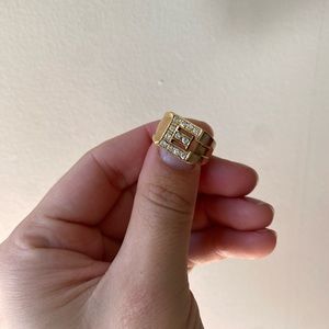 18K Gold and diamond “E” monogram ring